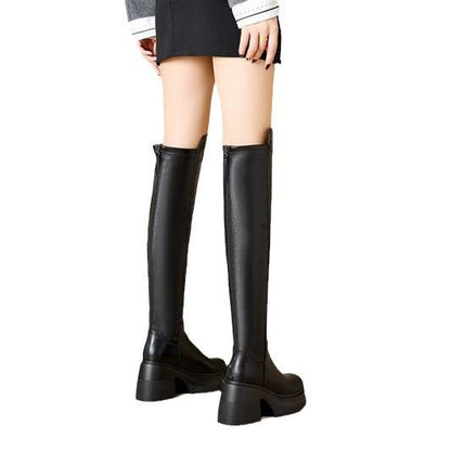 Effortlessly Elegant Boots with a Timeless Design
