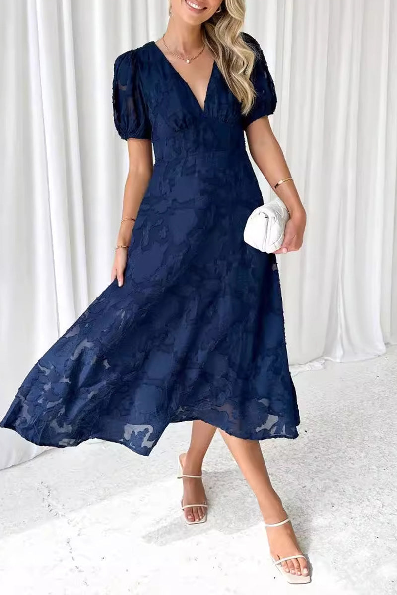 Beautifully Finished Dress in a Timeless Design