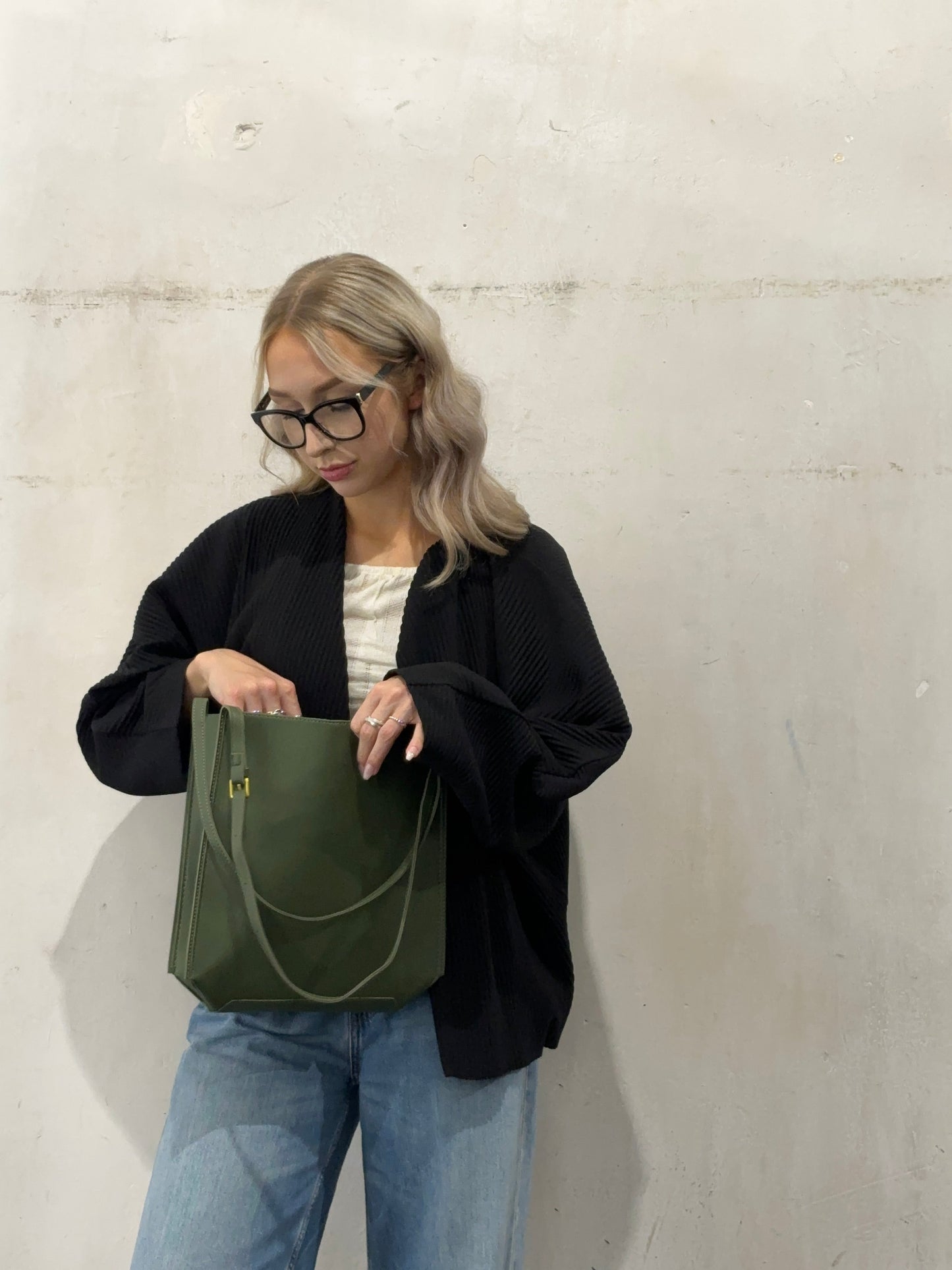 Gracefully Styled Bag for Any Occasion