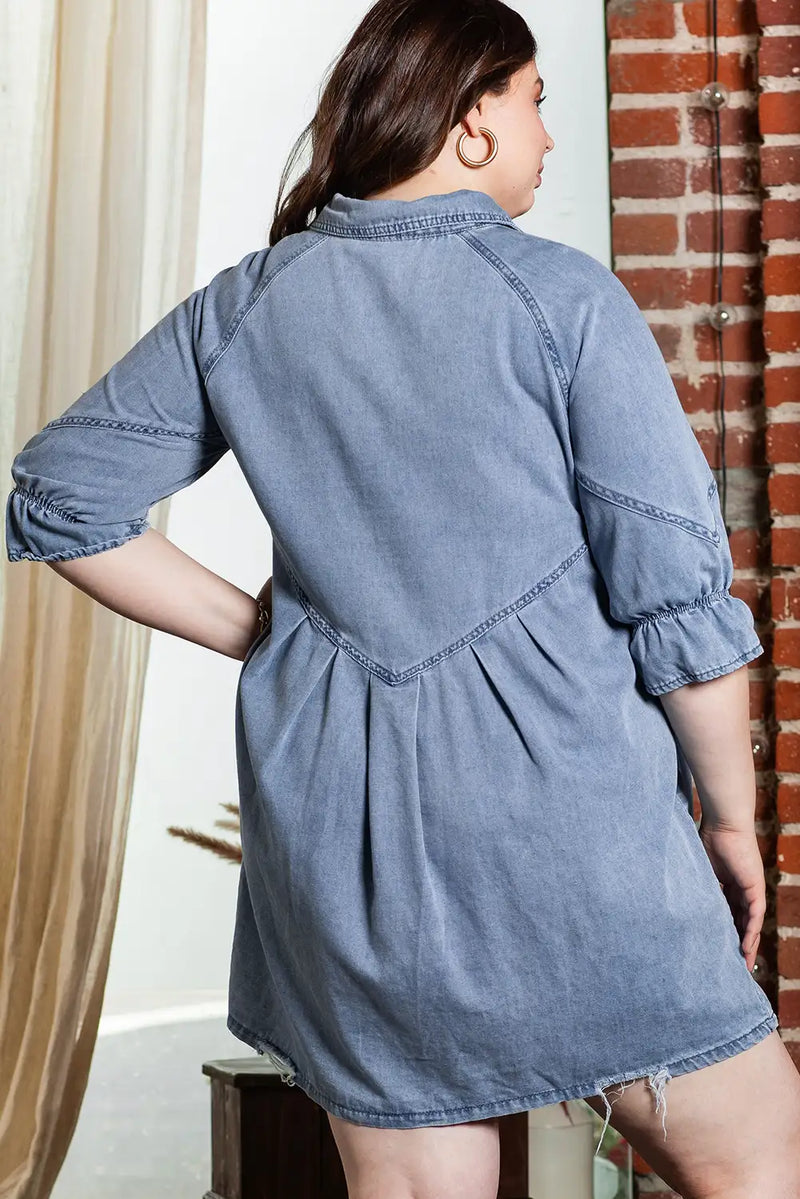 Classic Vintage Dress with a Flattering Fit