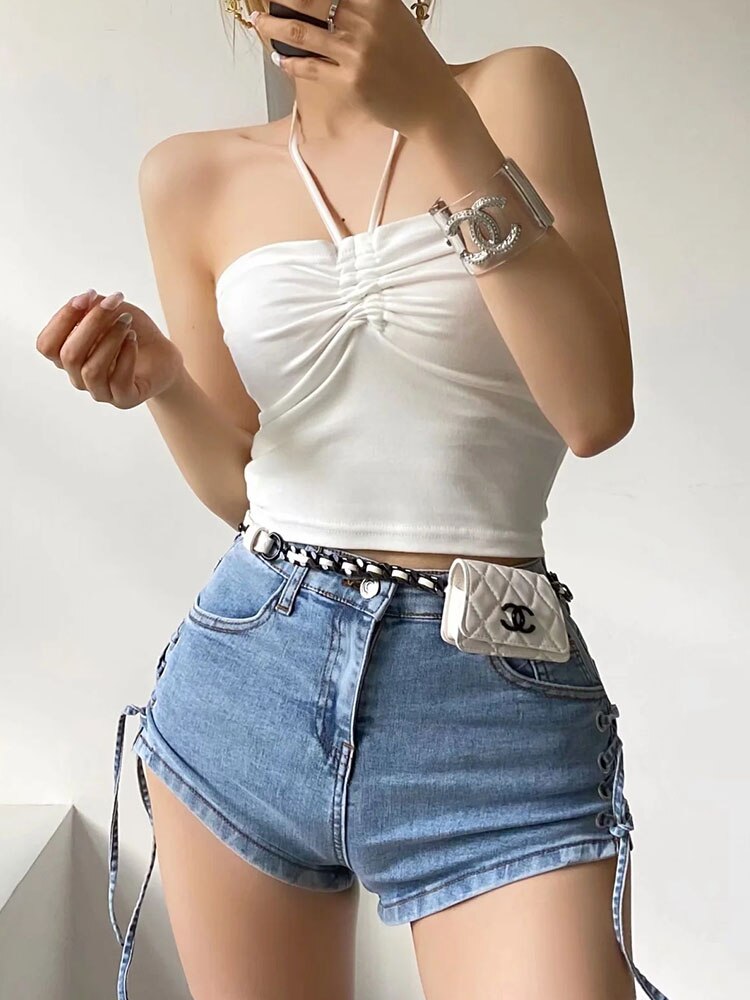 Beautifully Finished Top in a Timeless Design