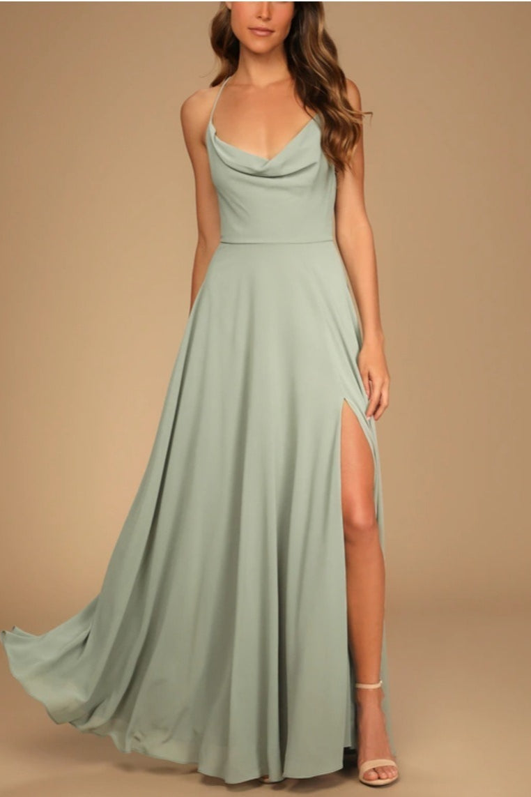 Beautifully Finished Dress in a Timeless Design