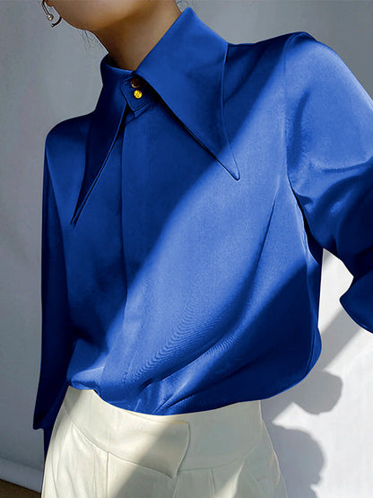 Well Tailored Blouse with a Graceful Silhouette