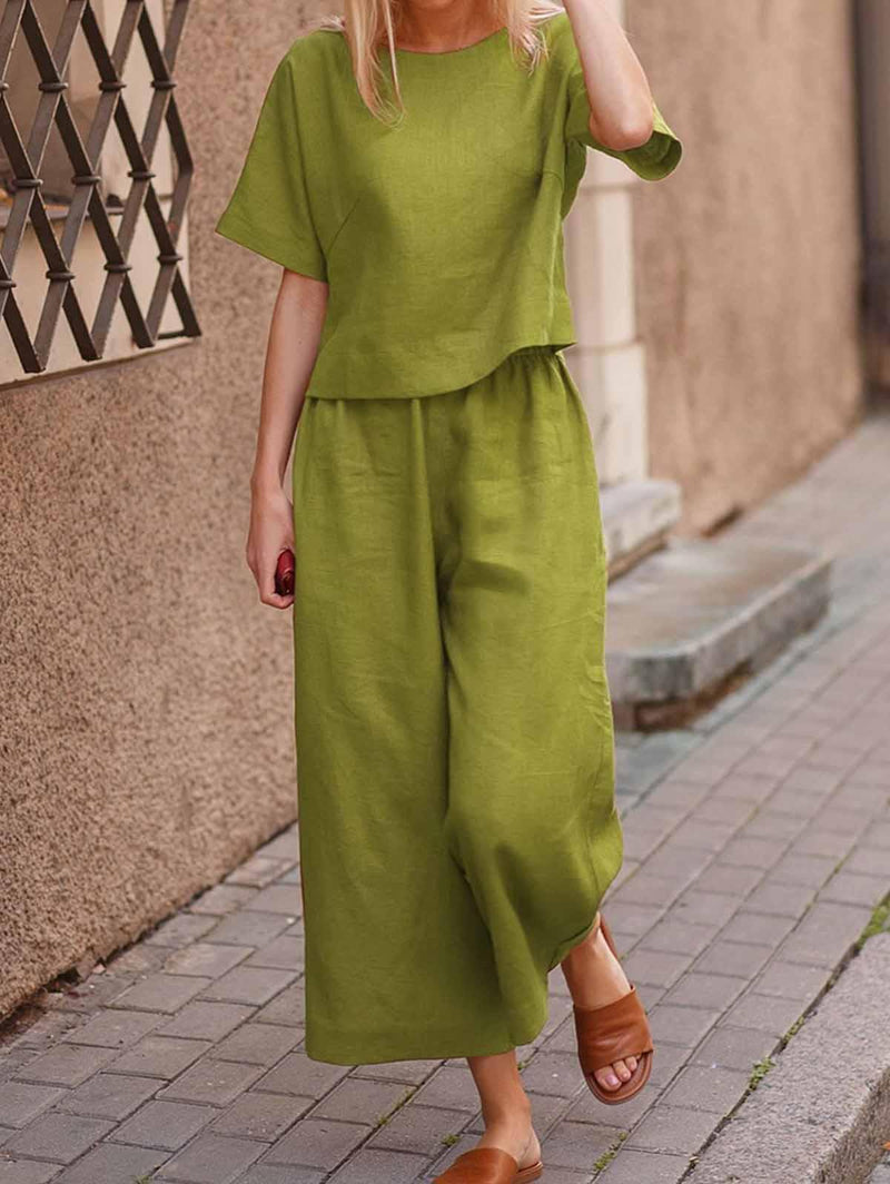 Classic Vintage Pants with a Flattering Fit