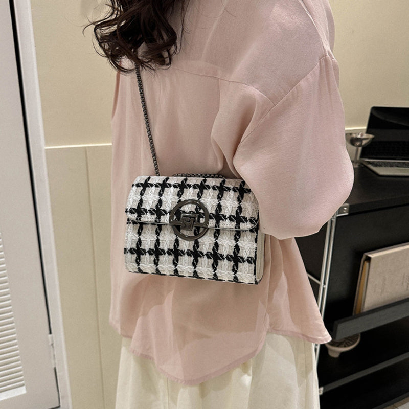 Beautifully Finished Bag in a Timeless Design