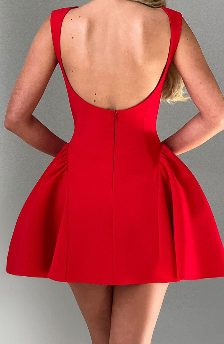 Gracefully Styled Dress for Any Occasion