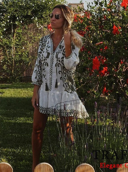 Classic Vintage Dress with a Flattering Fit