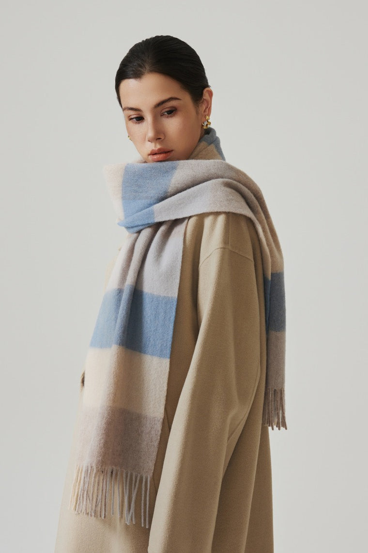 Effortlessly Elegant Garment with a Timeless Design
