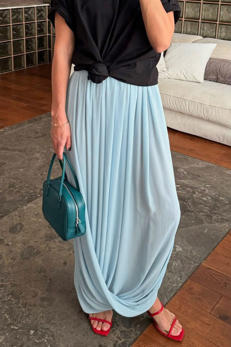 Effortlessly Elegant Garment with a Timeless Design