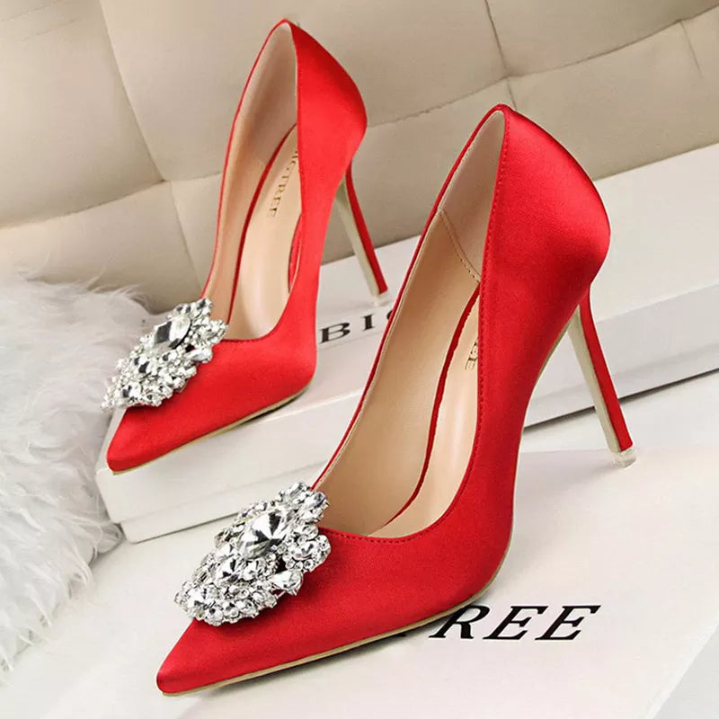 Polished Heels with an Effortless Classic Look