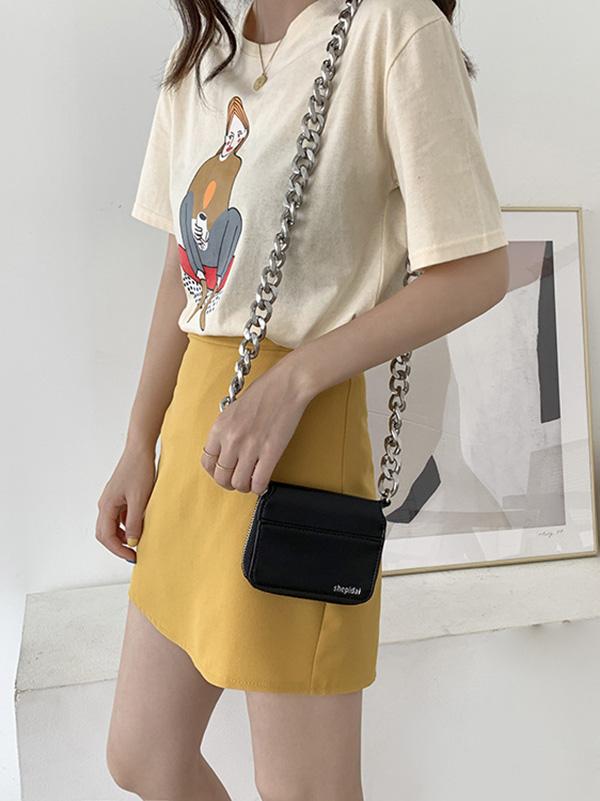 Polished Bag with an Effortless Classic Look