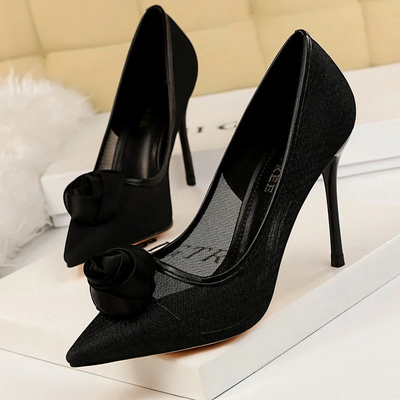 Beautifully Finished Heels in a Timeless Design