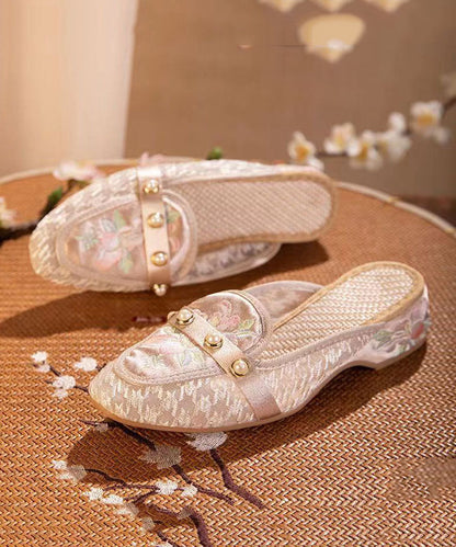 Classic Vintage Sandals with a Flattering Fit