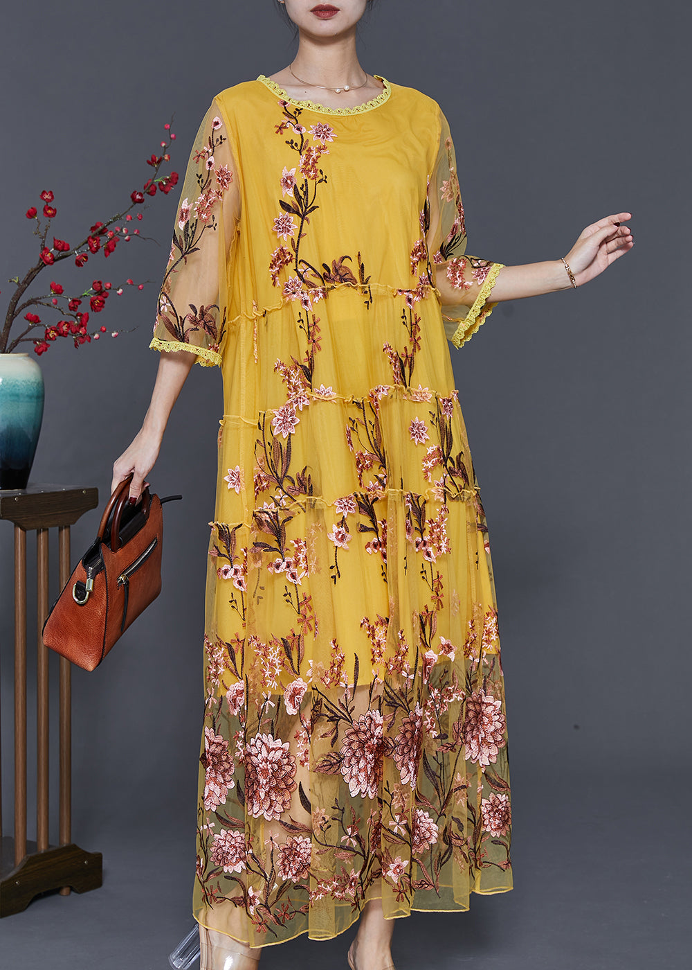 Effortlessly Elegant Dress with a Timeless Design