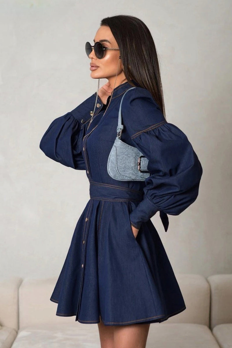 Beautifully Finished Dress in a Timeless Design