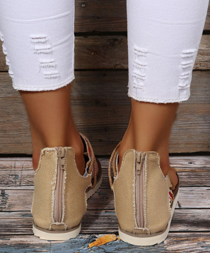 Effortlessly Elegant Sandals with a Timeless Design