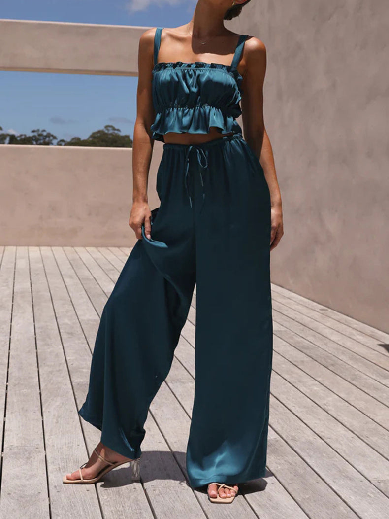 Effortlessly Elegant Garment with a Timeless Design