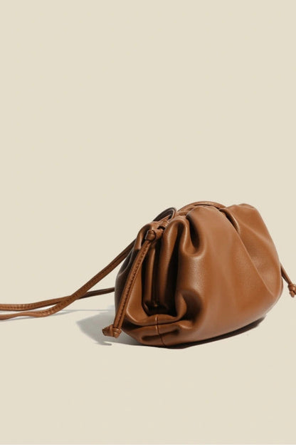 Well Tailored Bag with a Graceful Silhouette