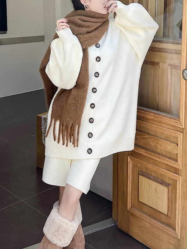 Classic Vintage Sweater with a Flattering Fit