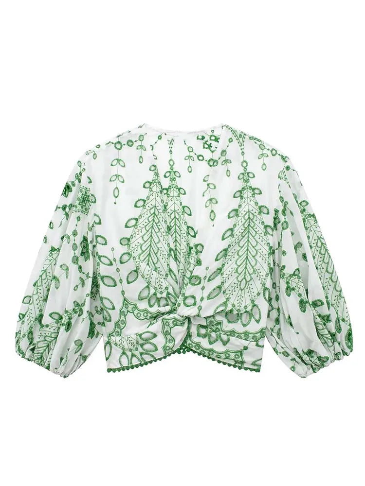 Beautifully Crafted Blouse in a Classic Style
