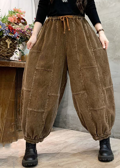 Effortlessly Elegant Pants with a Timeless Design