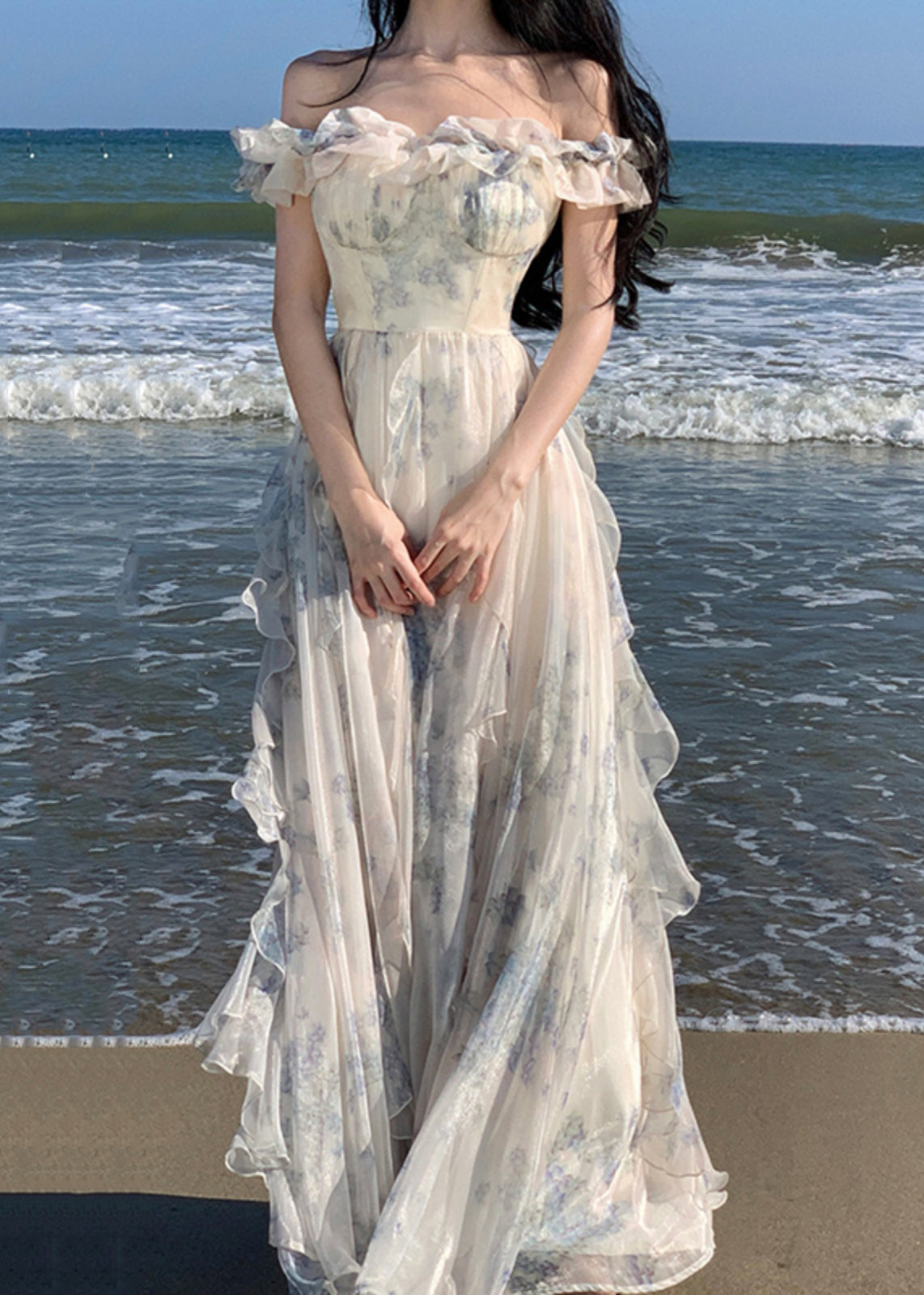 Well Tailored Dress with a Graceful Silhouette