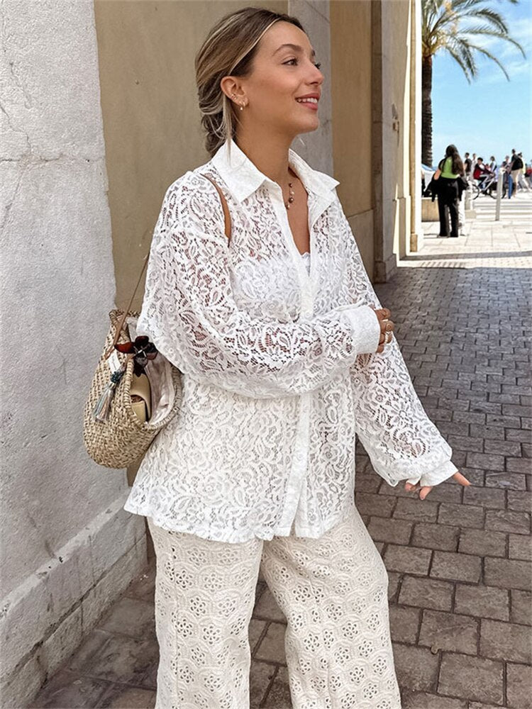 Classic Vintage Blouse with a Flattering Fit