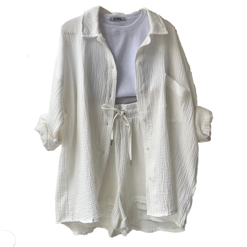 Effortlessly Elegant Garment with a Timeless Design
