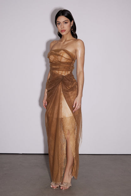 Gracefully Styled Dress for Any Occasion