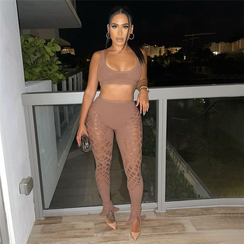 Well Tailored Trousers with a Graceful Silhouette