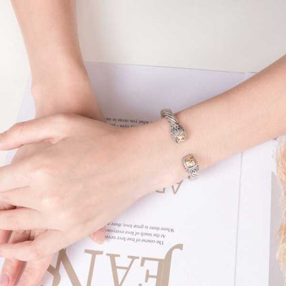 Sophisticated Garment with a Clean Classic Look