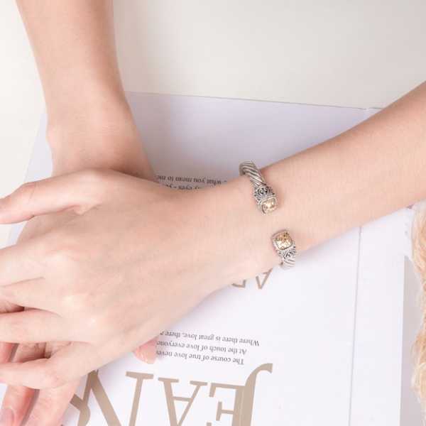 Sophisticated Garment with a Clean Classic Look