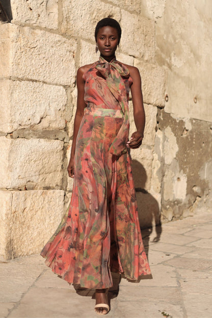 Well Tailored Garment with a Graceful Silhouette