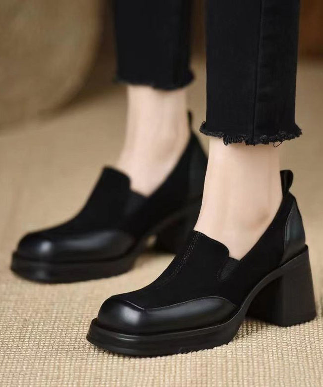 Effortlessly Elegant Shoes with a Timeless Design