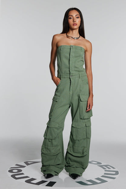 Sophisticated Garment with a Clean Classic Look