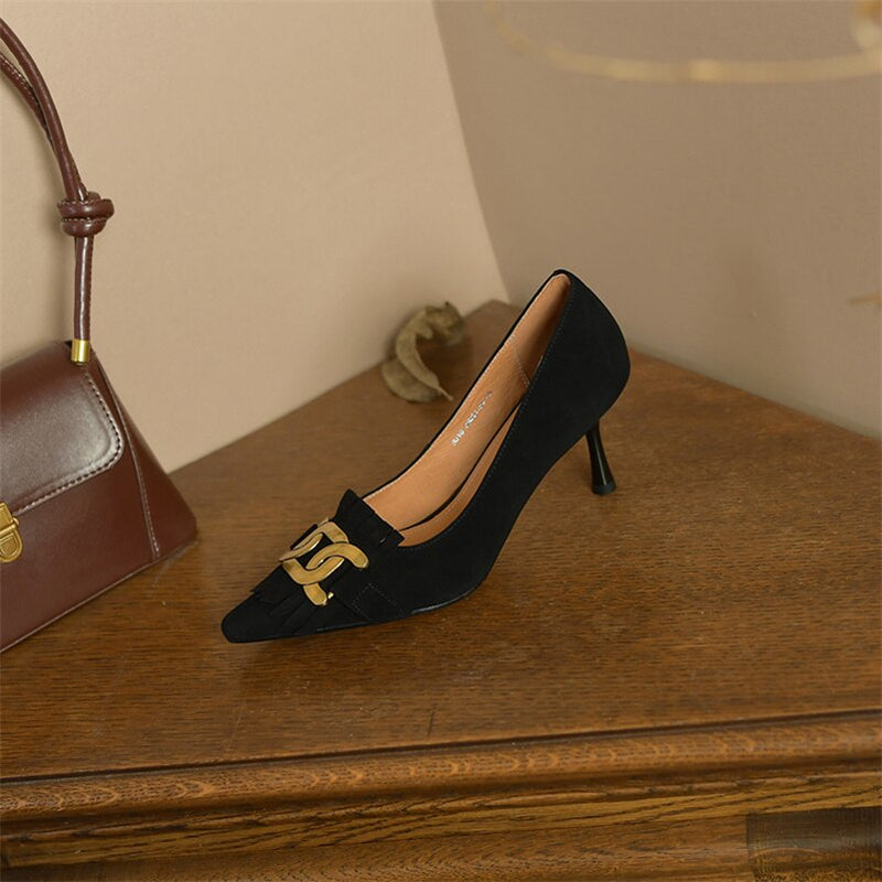 Polished Heels with an Effortless Classic Look