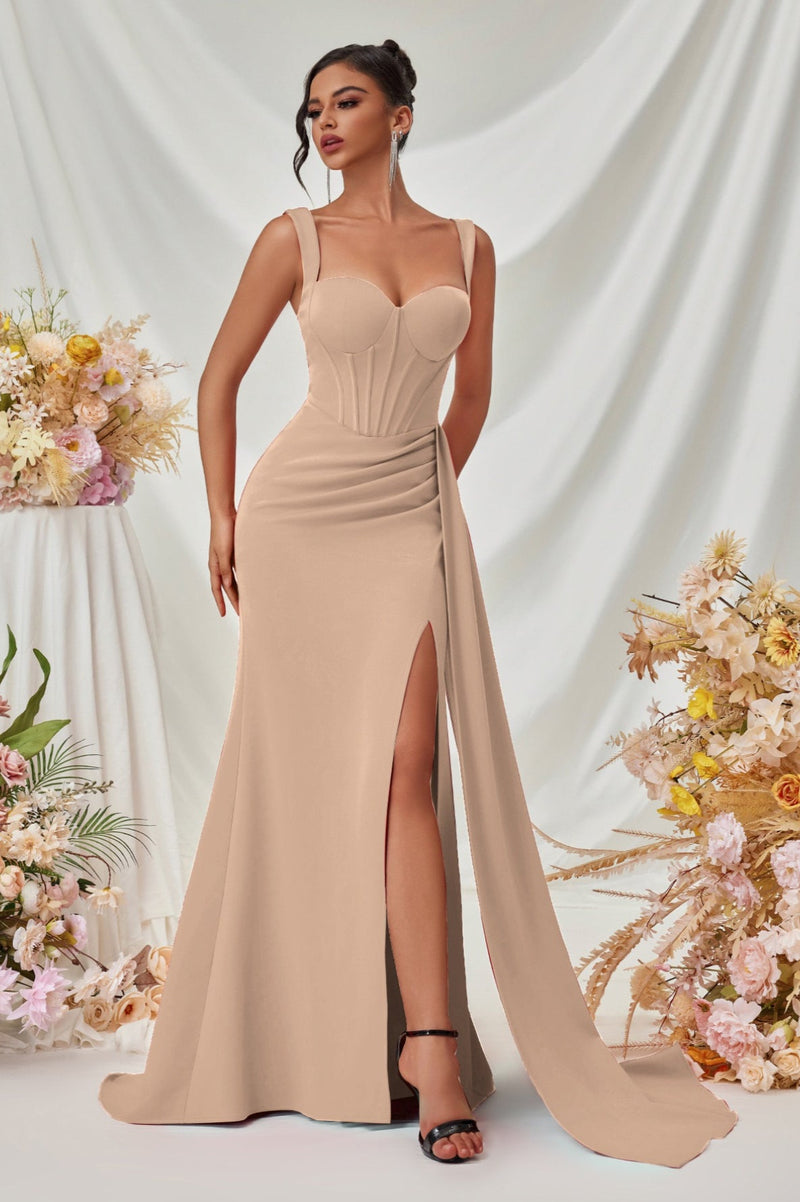 Gracefully Styled Dress for Any Occasion