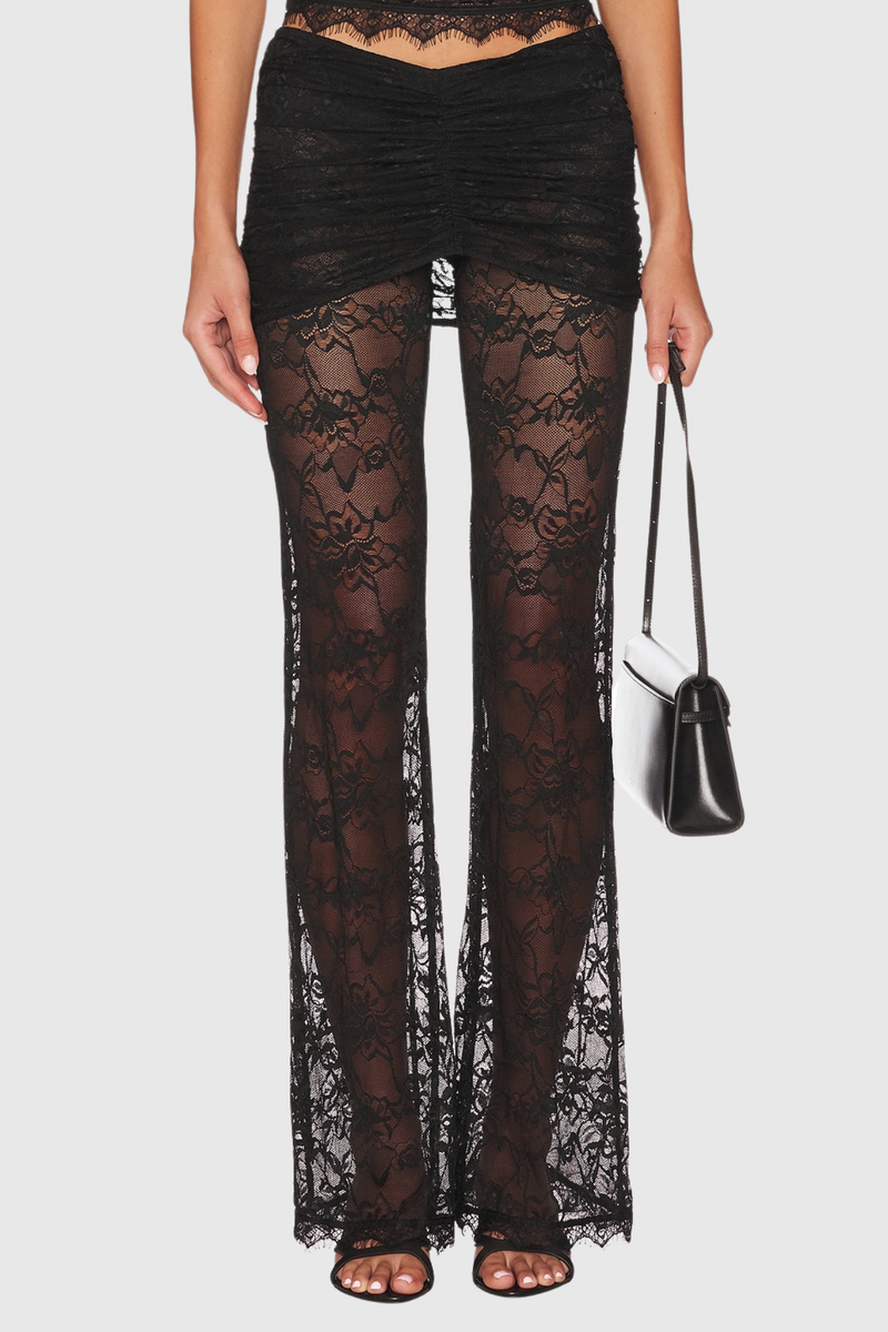 Well Tailored Pants with a Graceful Silhouette