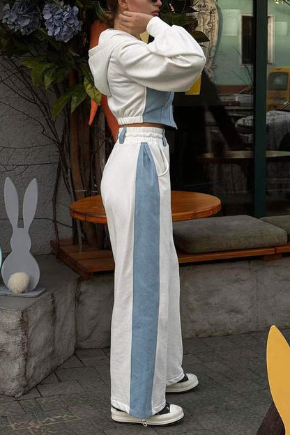 Effortlessly Elegant Pants with a Timeless Design
