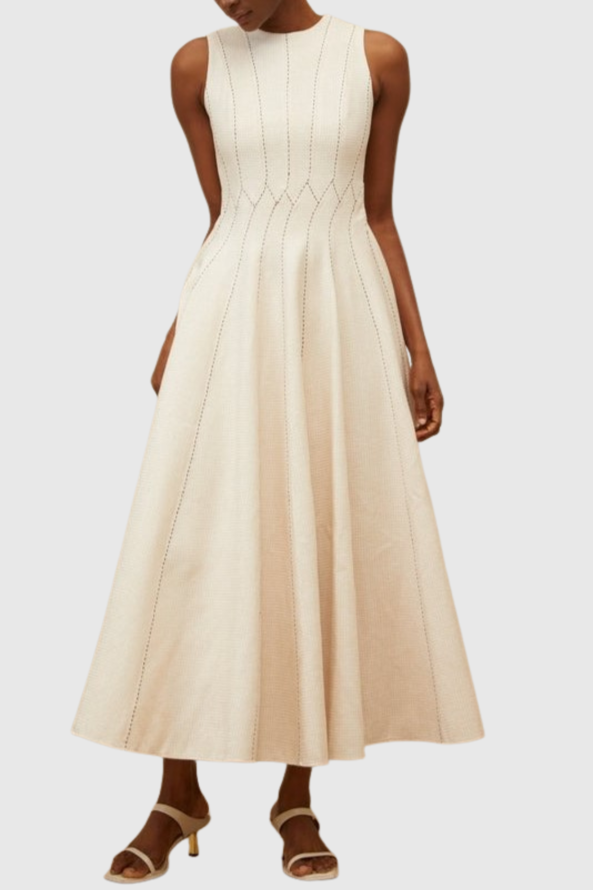 Effortlessly Elegant Dress with a Timeless Design