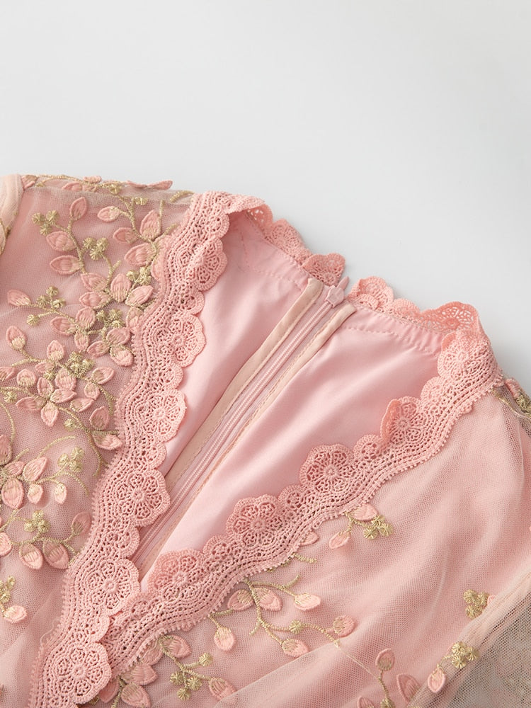 Classic Vintage & Enduringly Stylish Dress