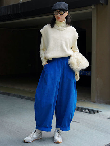 Effortlessly Elegant Pants with a Timeless Design