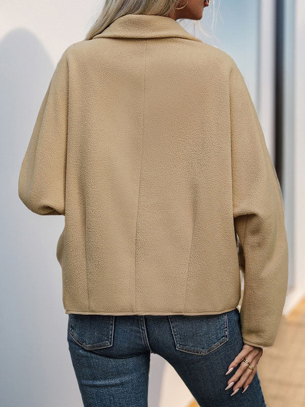 Effortlessly Elegant Jacket with a Timeless Design