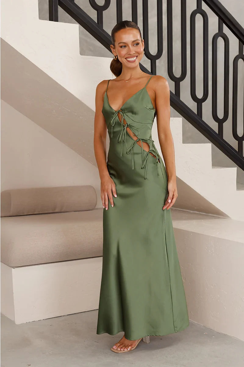 Gracefully Styled Dress for Any Occasion