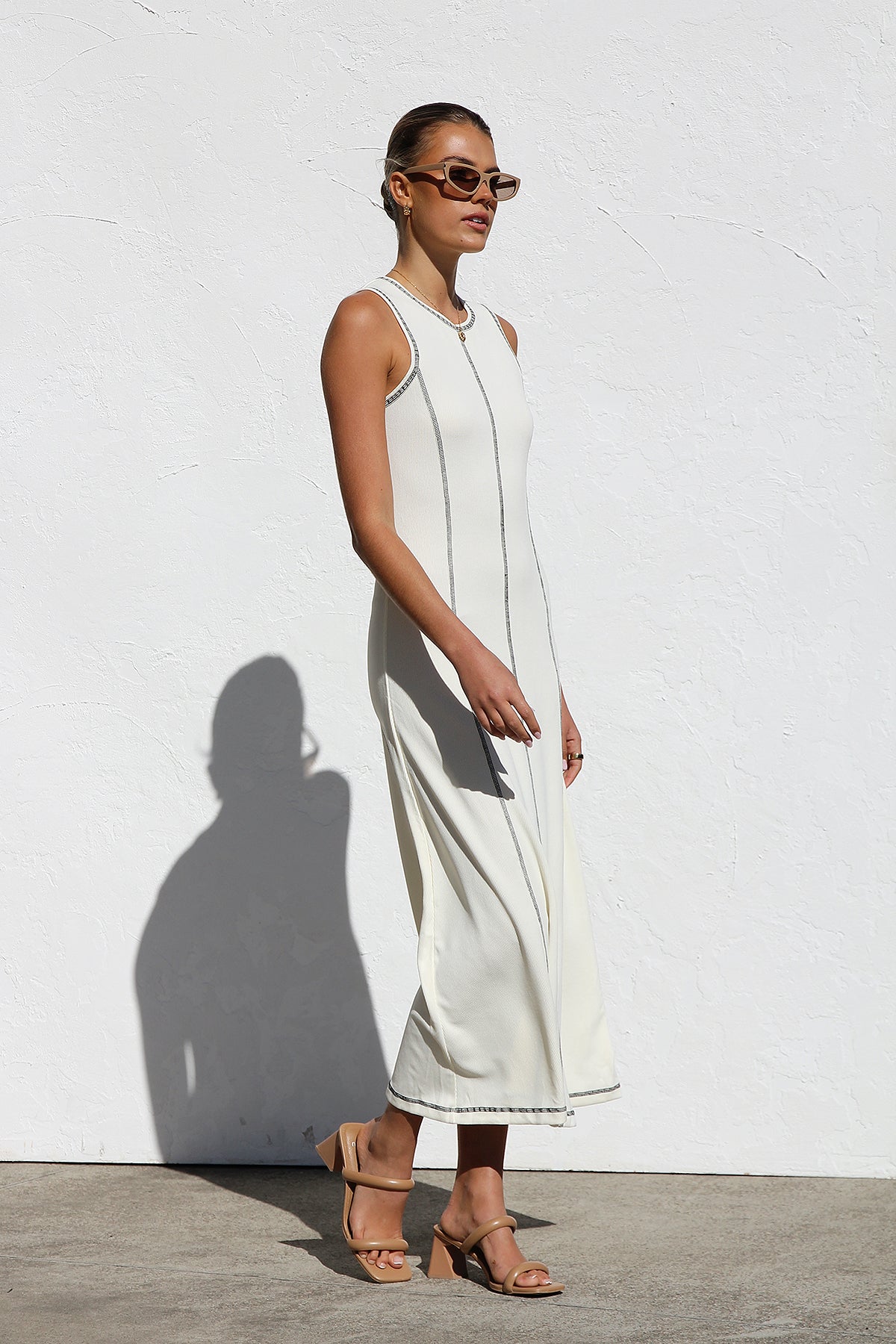 Classic Vintage Dress with a Flattering Fit
