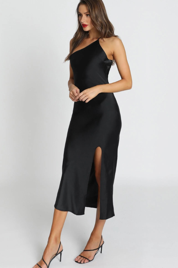 Beautifully Finished Garment in a Timeless Design