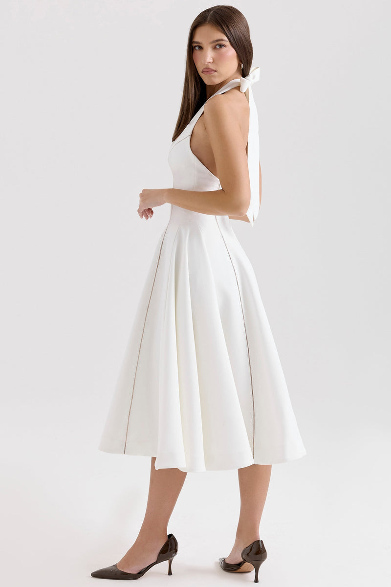 Beautifully Crafted Dress in a Classic Style