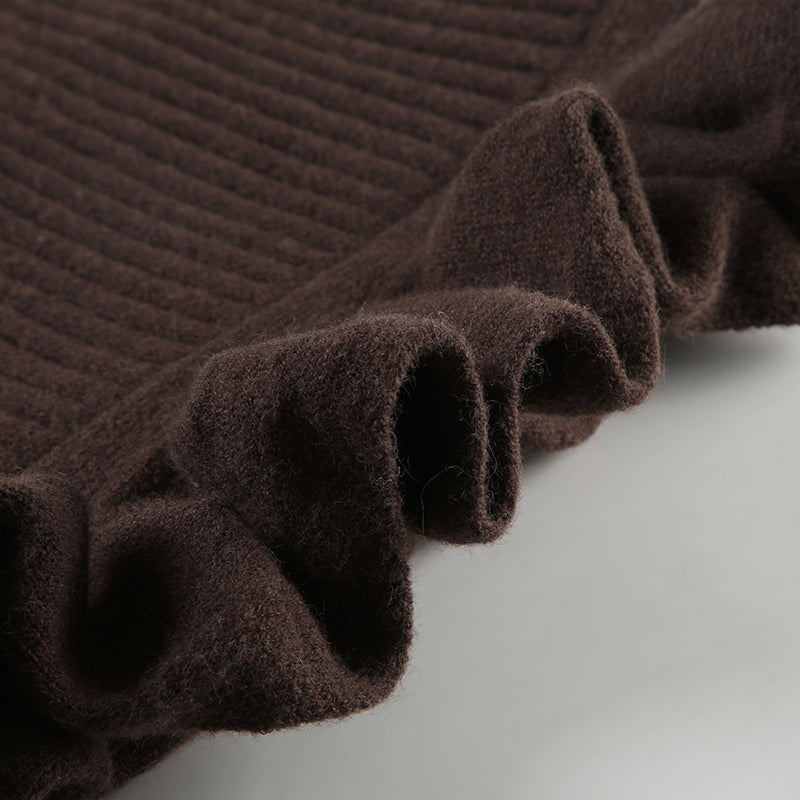 Effortlessly Elegant Garment with a Timeless Design