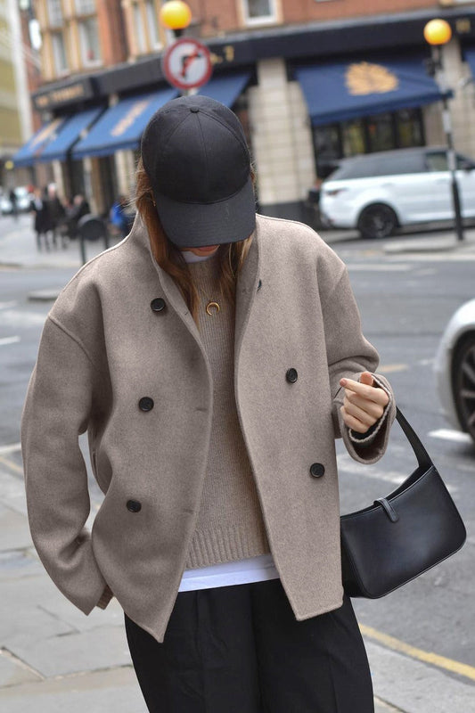 Well Tailored Coat with a Graceful Silhouette