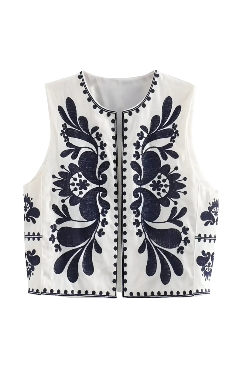 Beautifully Finished Coat in a Timeless Design